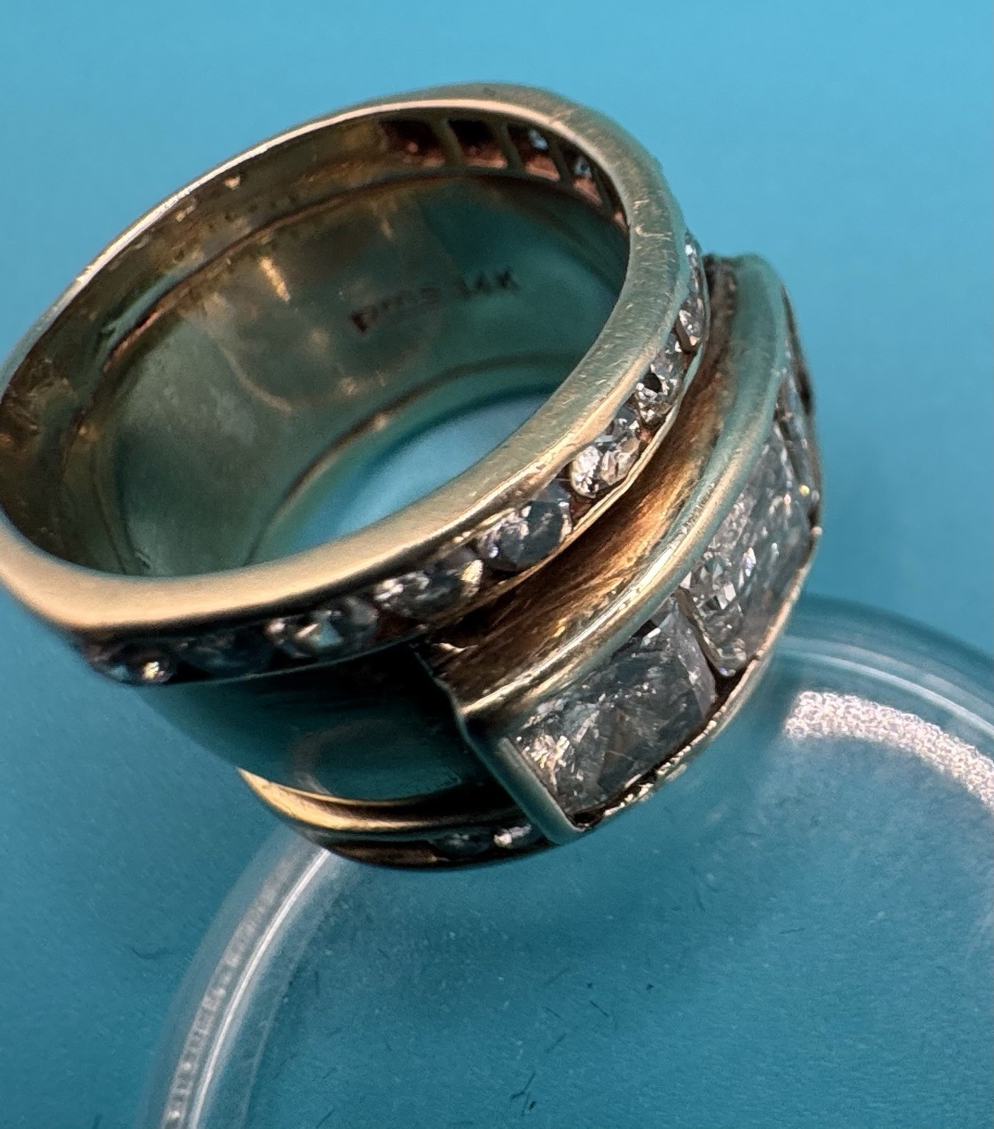 Vintage Estate Wide 14k Gold 3 Stone Diamond 3 Tcw & Two Gaurd 23 Stones Ring