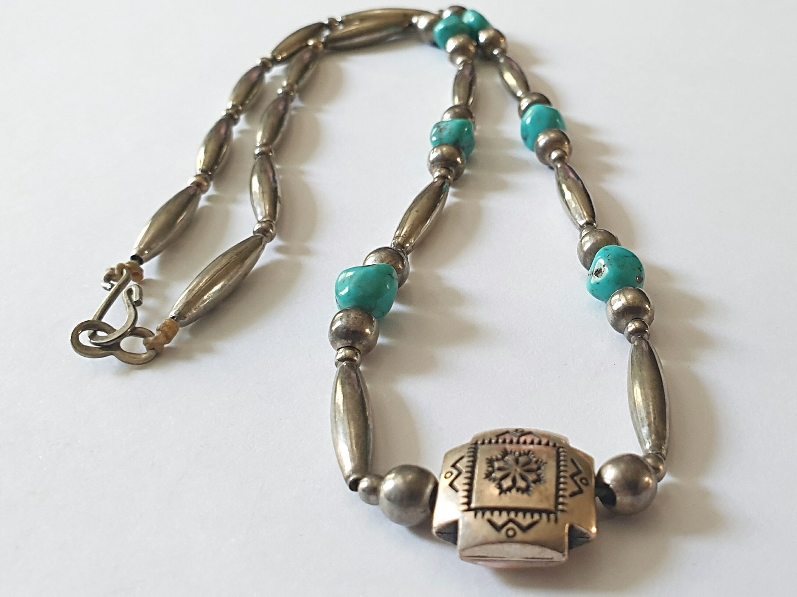Beautiful Southwestern Vintage Silver Tone Beads & Turquoise Nugget 20″ Necklace