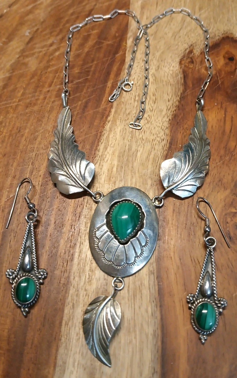 VINTAGE MALICHITE NAVAJO STERLING SILVER FEATHER NECKLACE & EARRINGS