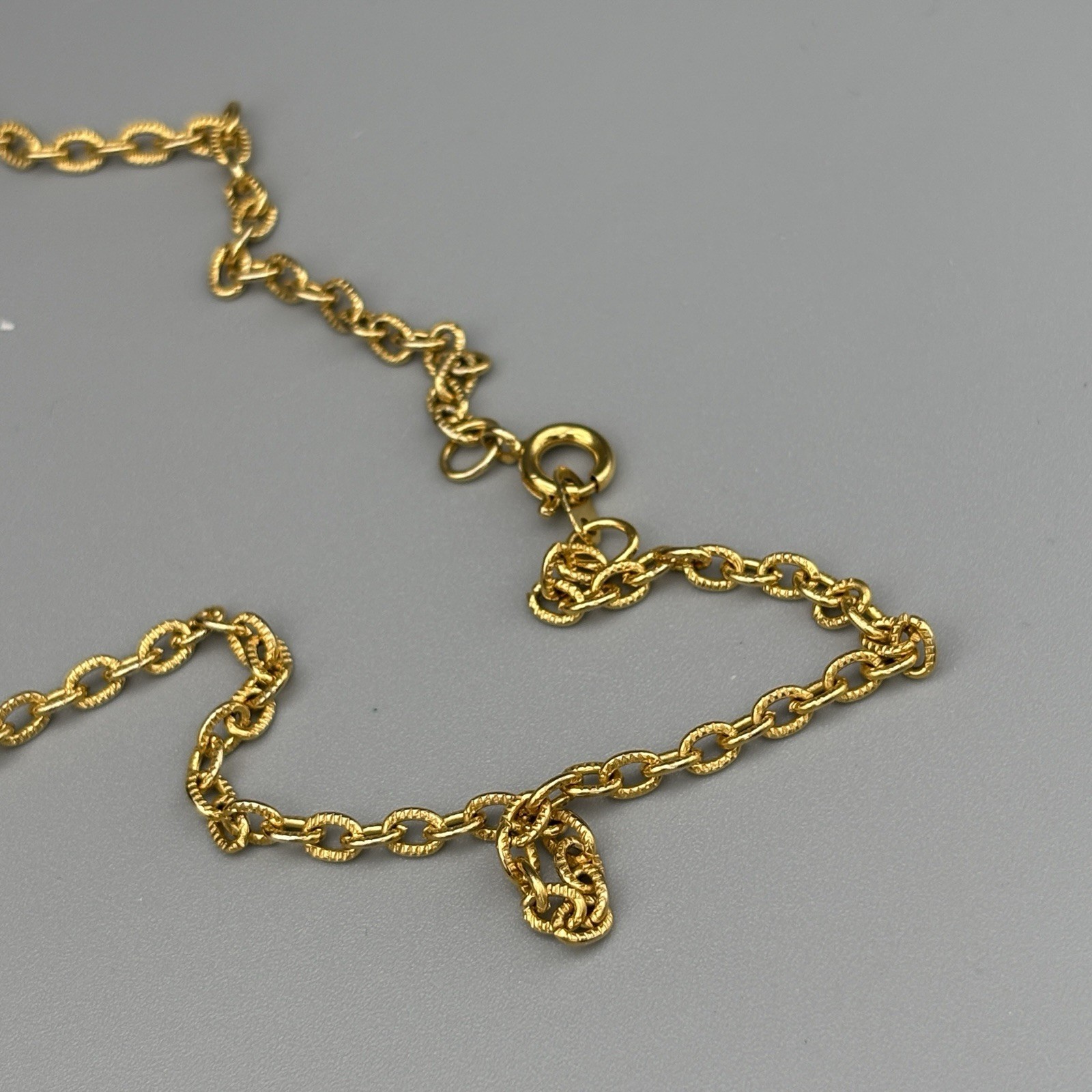 Vintage Ball Locket Pendant Necklace Folds Out Excellent! 26″
