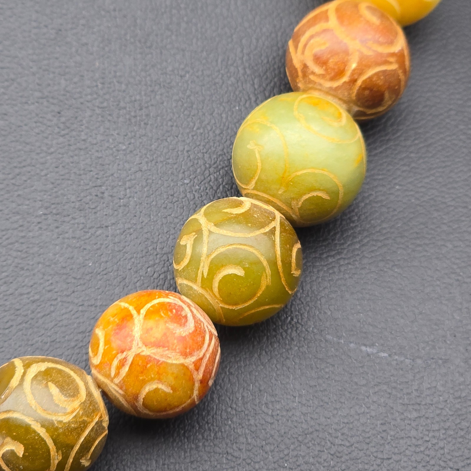 Vintage Carved Agate Stone Bead Necklace Earth Tone Batik Style Toggle Clasp