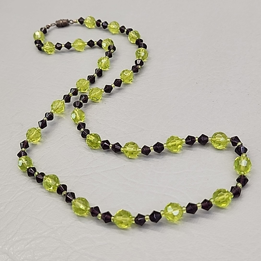 Vintage Glass Beaded Necklace Green Black Bicone 23″