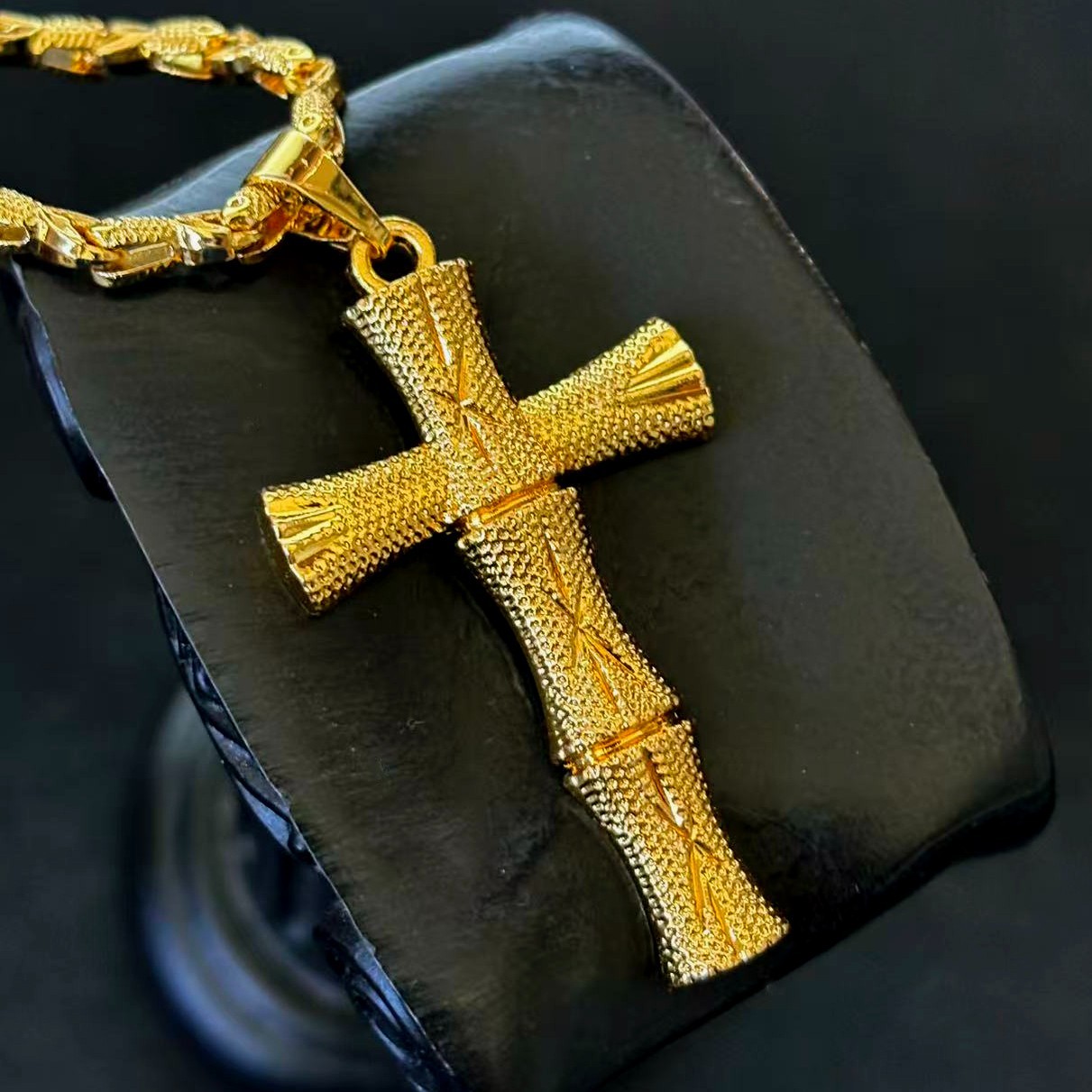 Golden Cross Pendant Necklace Gold-plated (NOT SURE) marked ‘999’, 18.5 in