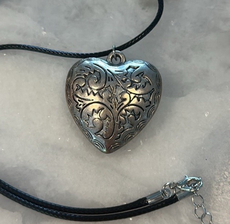 Vintage Elegant Etched Puff Silver Heart Necklace & Extension