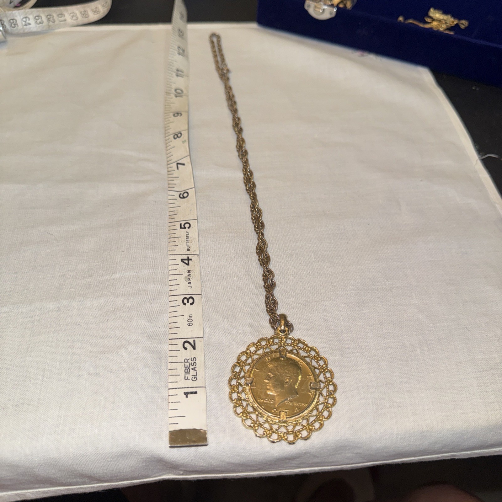 Vintage 1972 Kennedy Half Gold plated Pendant Necklace Chain 24″ Revere Mfg