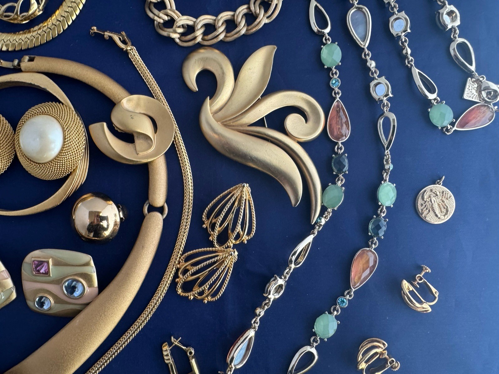Vintage Now Jewelry Lot Gold Tone Monet AK Trifari Napier K Spade Erwin Pearl 30
