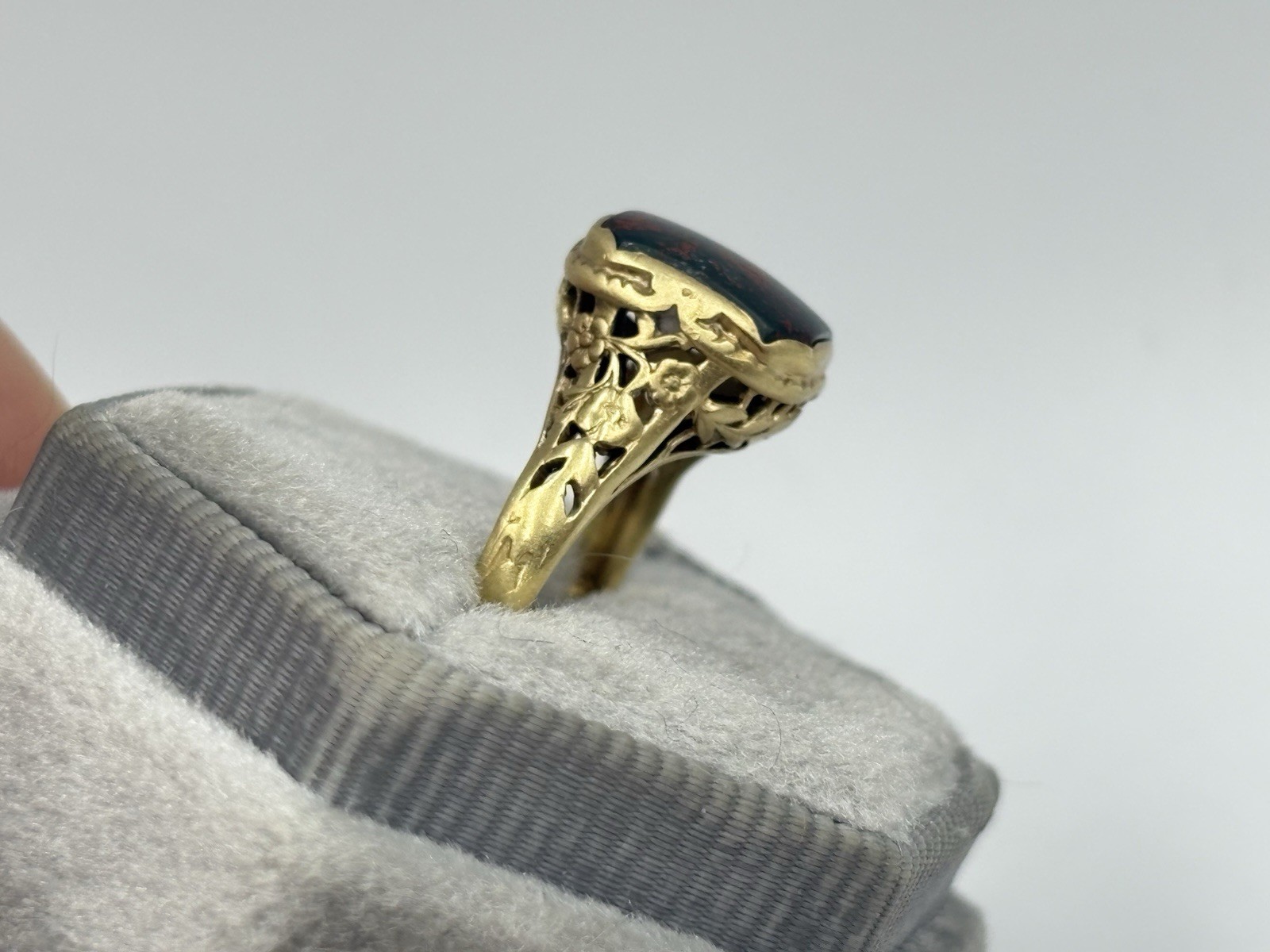 Antique Art Deco 14k Gold Filigree Bloodstone Ring Vintage