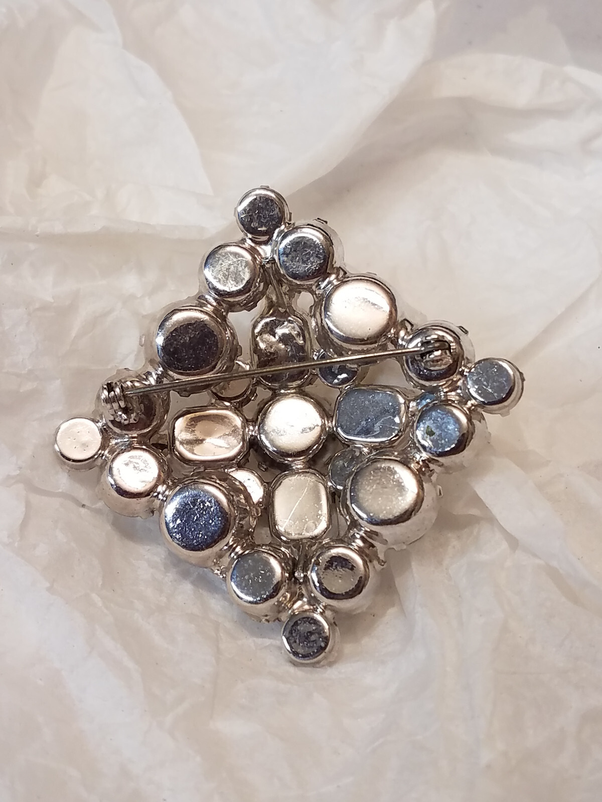 1950’s Clear Rhinestone Cluster Square / Diamond Shaped Brooch About 1-1/2 in Sq