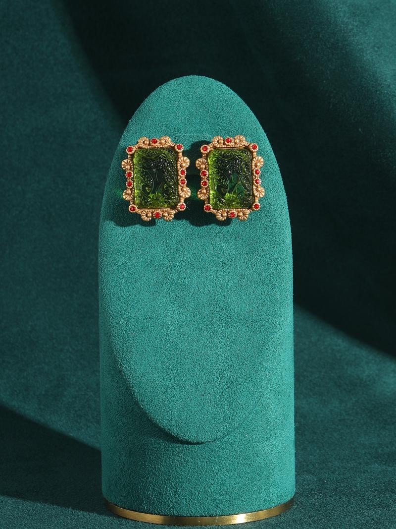 Vintage Green Glass Gold Stud Earrings Palace Relief Wedding Charm Jewelry 2025