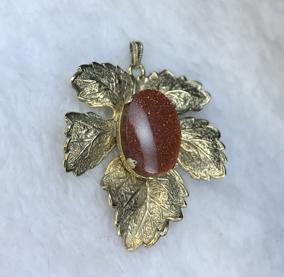 Goldstone w/Gold Tone Oval Leaf Pendant Jewelry Fall Autumn Nature