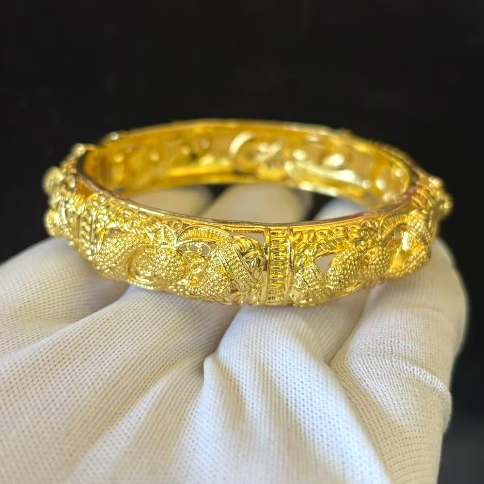 VTG Relief Floral Bangle Bracelet Openable Gold-plated (NOT SURE), 7.4 inch
