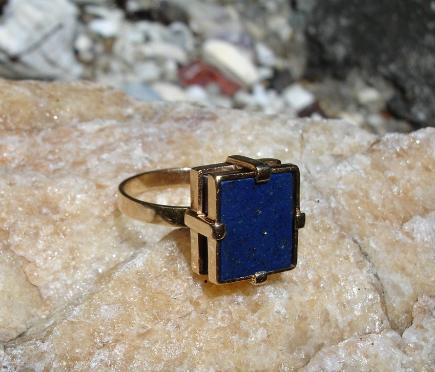 14K Gold Lapis Lazuli Signet Statement Ring Mid Century Deco two-tiered square 7