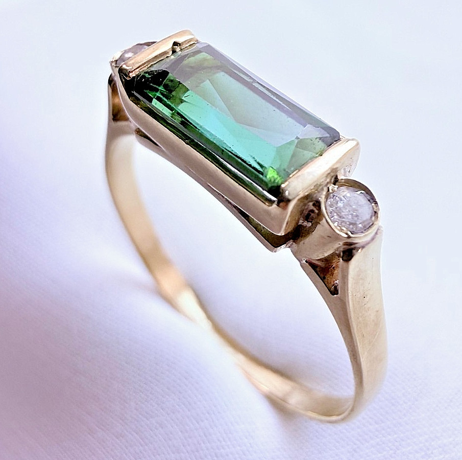 Vintage 18ct Gold Green Tourmaline & Diamond Ring Natural Hallmarked Size 7.5