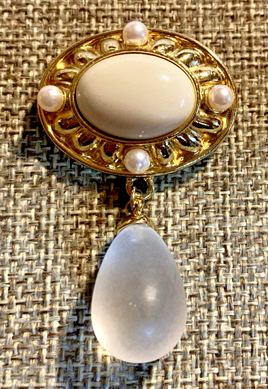 Vintage Brooch Pin Lot of 4 Gold Tone Swirl, Ribbon, Faux Pearl, Oval Teardrop