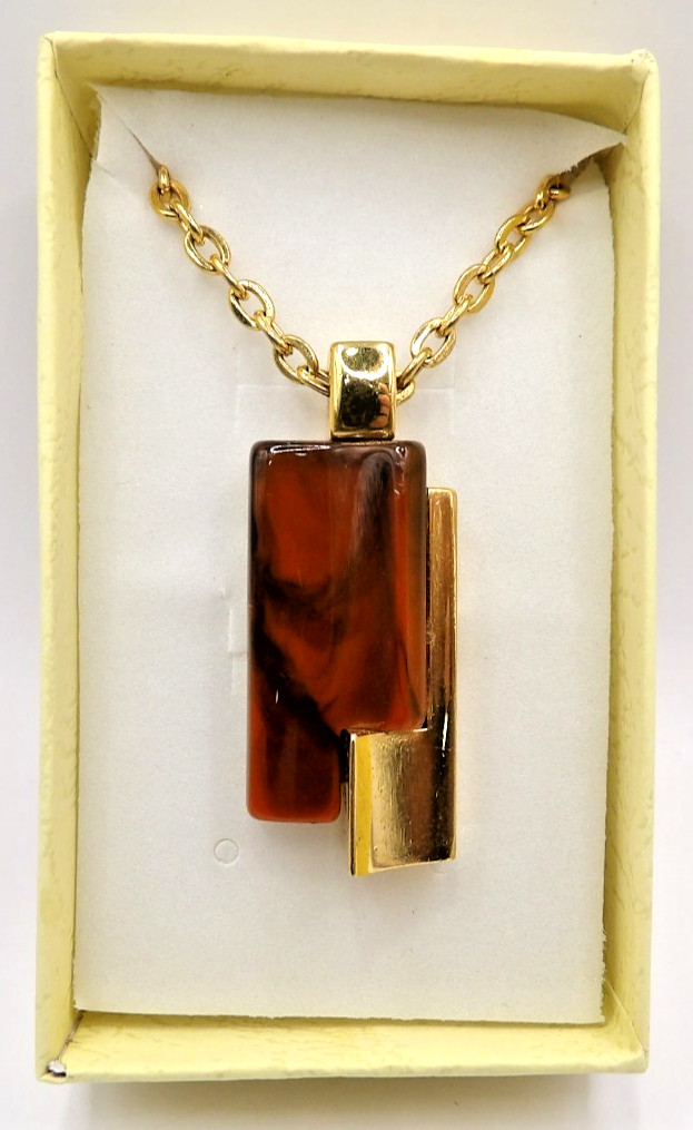 Crown Trifari Lucite Tortoise Modernist Pendant 16″ Necklace Gold Tone