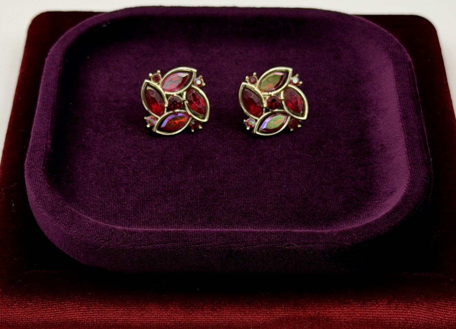 VTG Lisner Screw Back Earrings Red & Aurora Borealis Rhinestone Floral Design