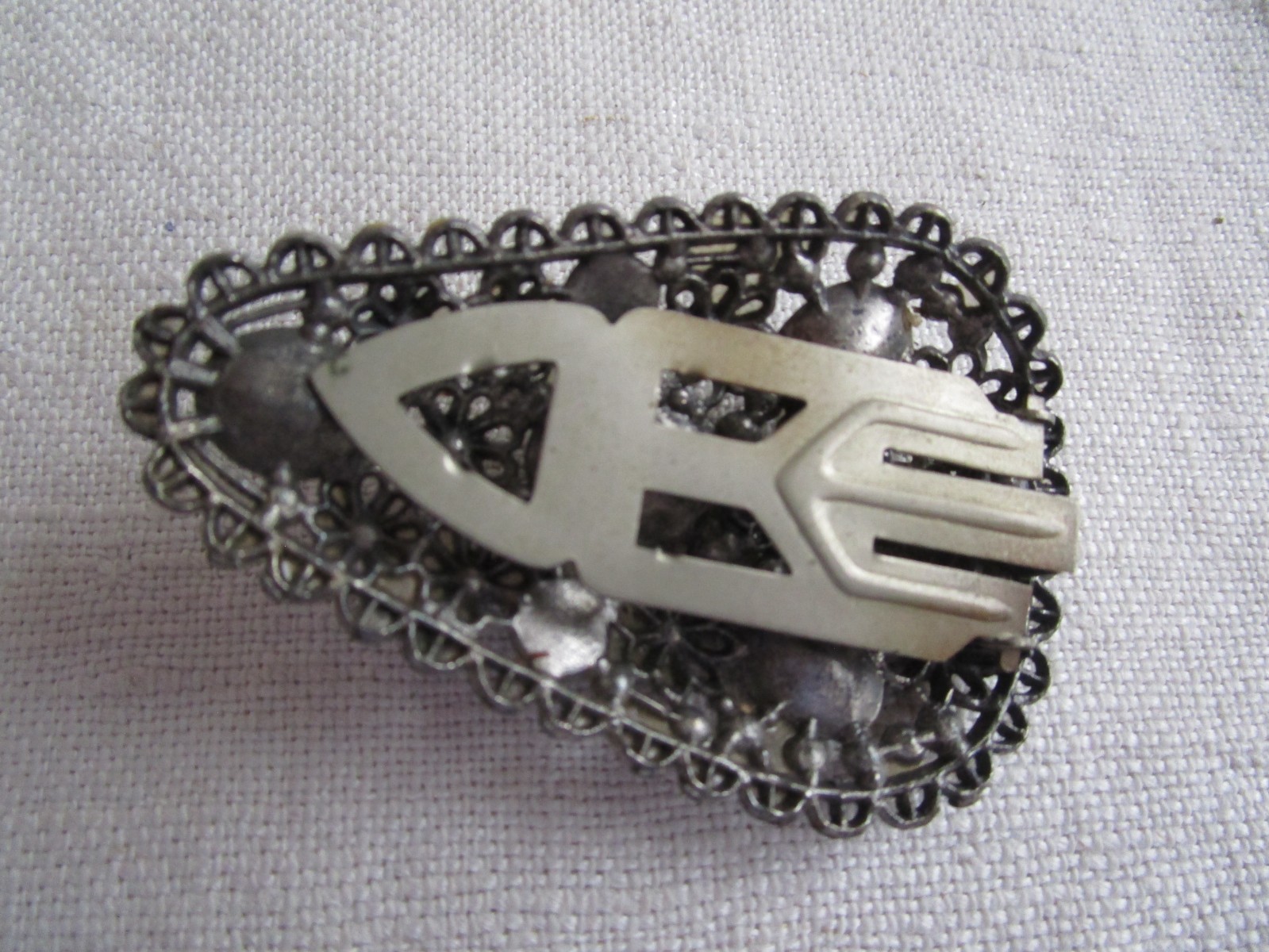 VTG New England Glass Works silver tone, blue stone Dress Clip OCT25-12