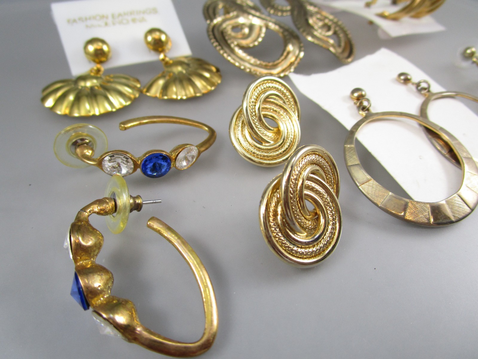 Vtg Mod Retro Varying Colors & Multi Styles LOT of 7 Post Pierced Earrings 151R