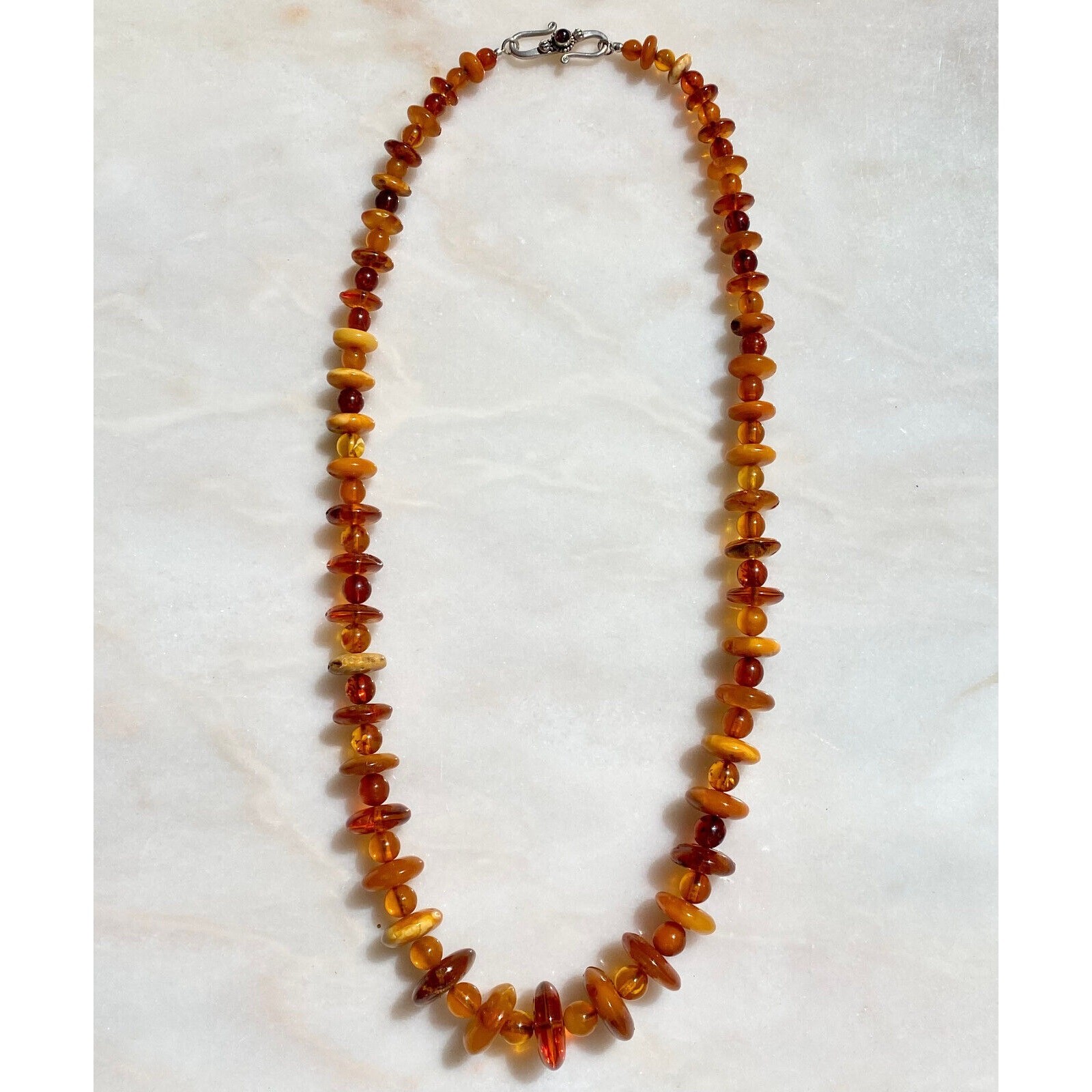 VTG BALTIC HONEY COGNAC BUTTERSCOTCH AMBER GRADUATED BEAD NECKLACE 64 GRAMS 27″