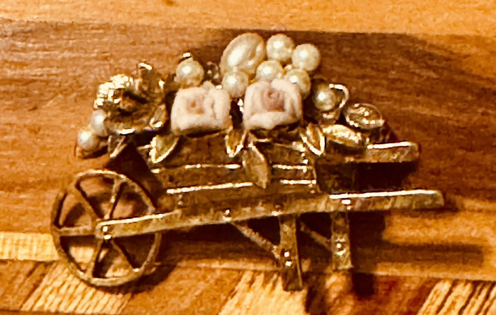 Vintage/Faux Pearl Rose Wheelbarrow Brooch Pin/Gold Tone/Free Shipping