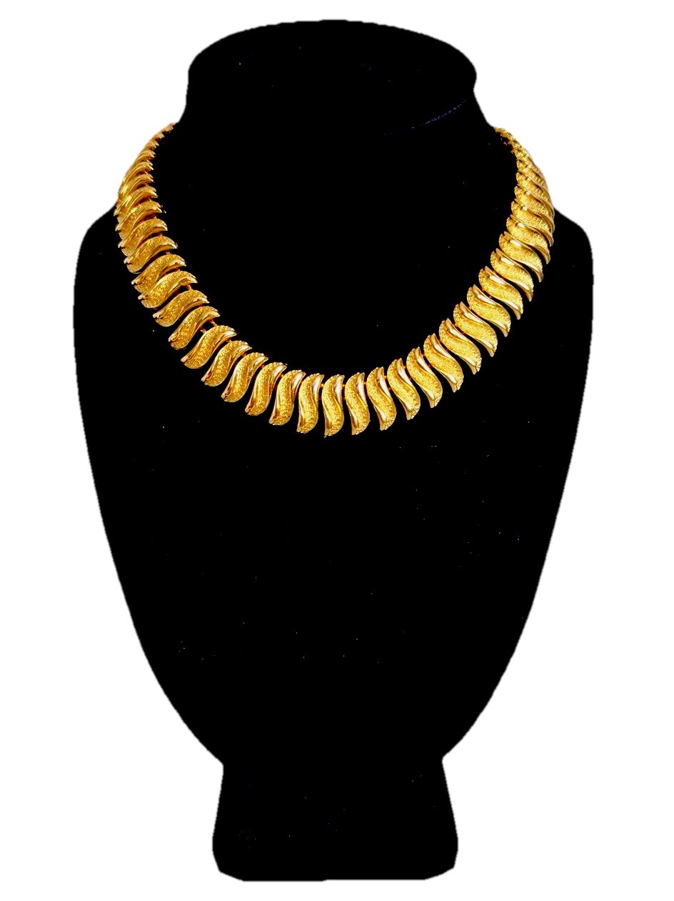 Vintage Coro Gold Tone Articulated Textured Links Choker Chain Necklace 14″