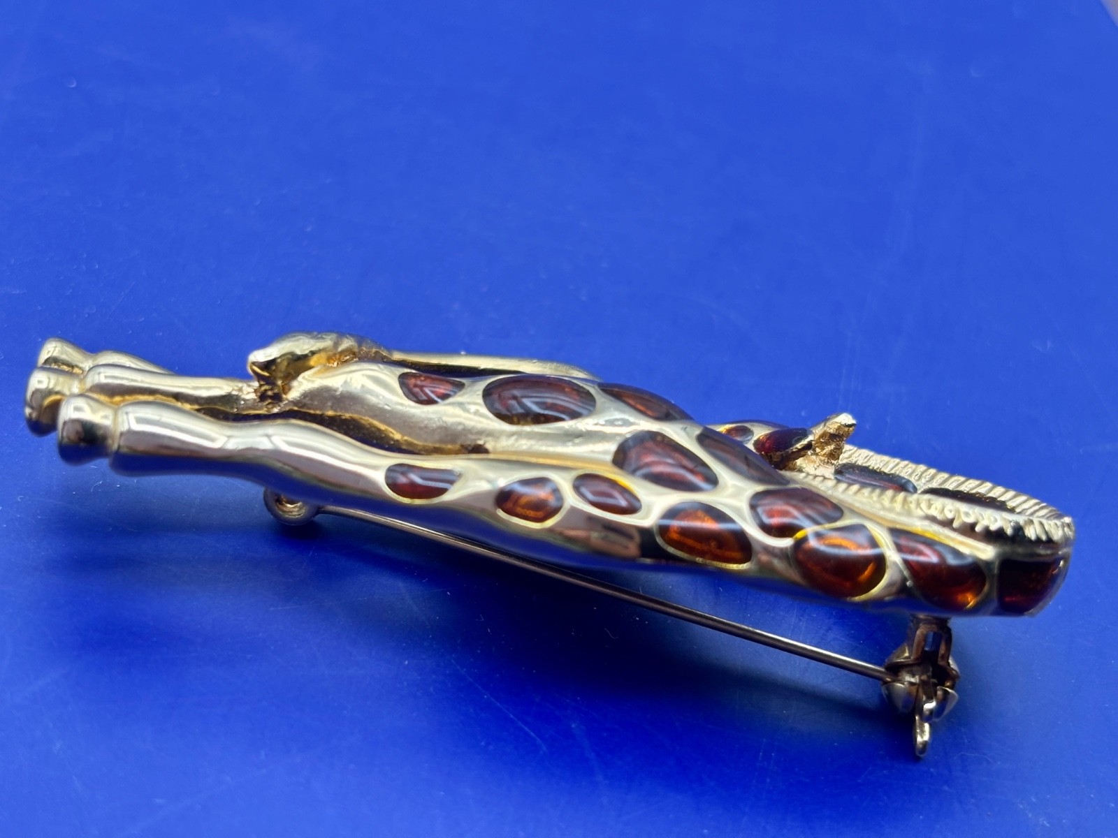 Whimsical Long neck Giraffe Fashion brooch~figural animal pin~ Excellent Cond.