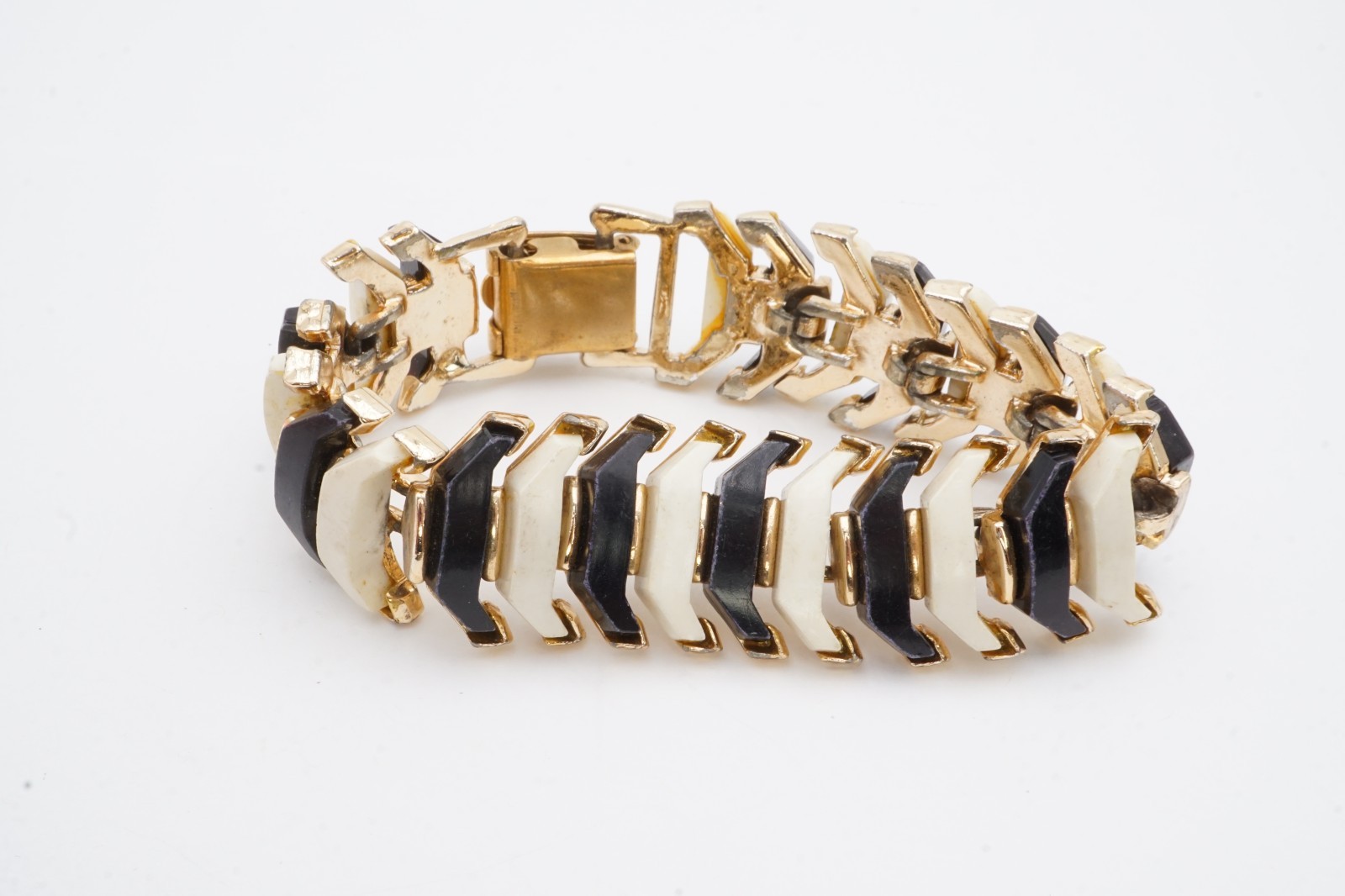 Vintage Bracelet Gold Tone White Black Thermoset 7.25″