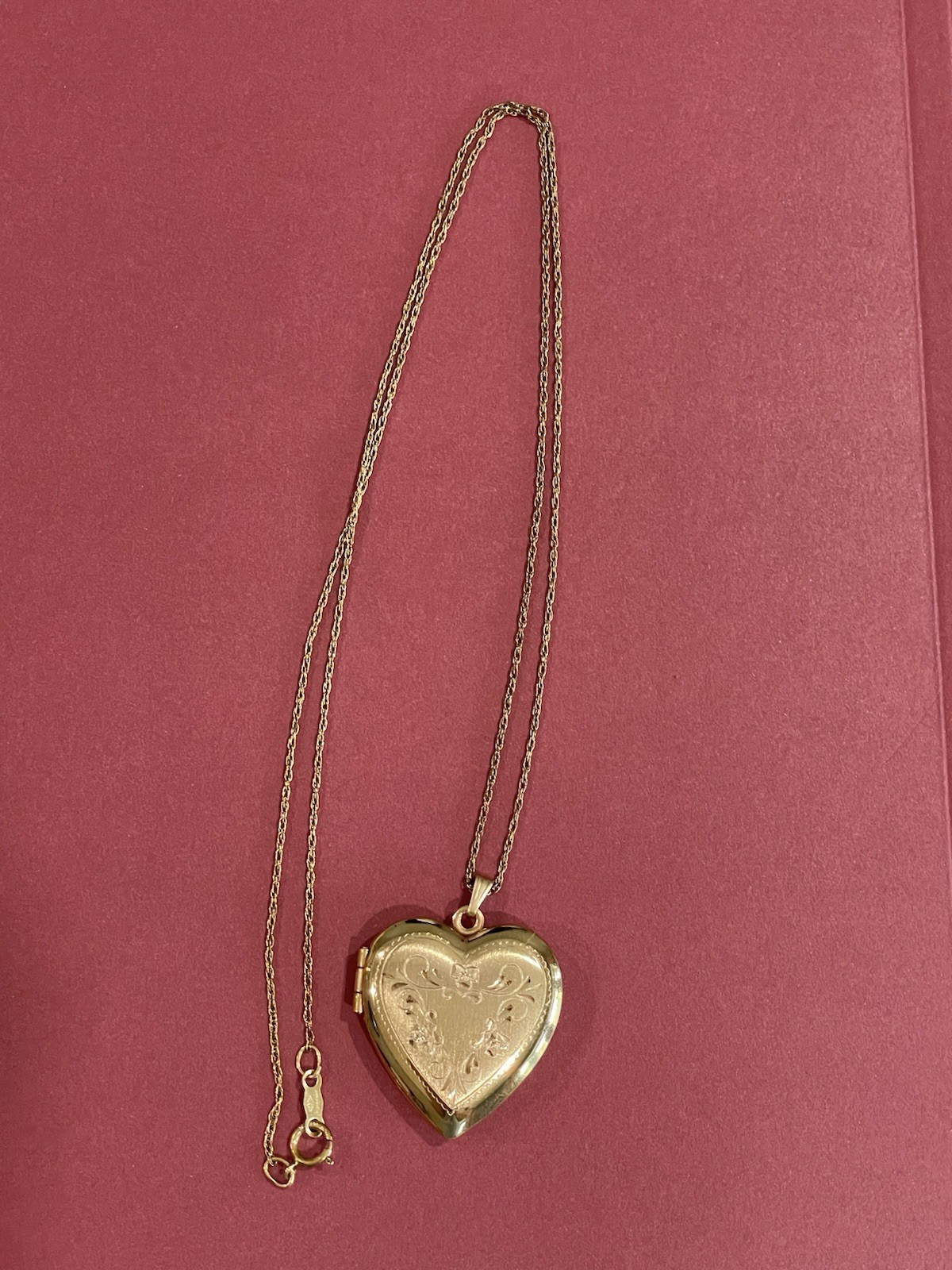 Vintage 12K Gold Filled Heart Locket Pendant Necklace Etched Floral 18”