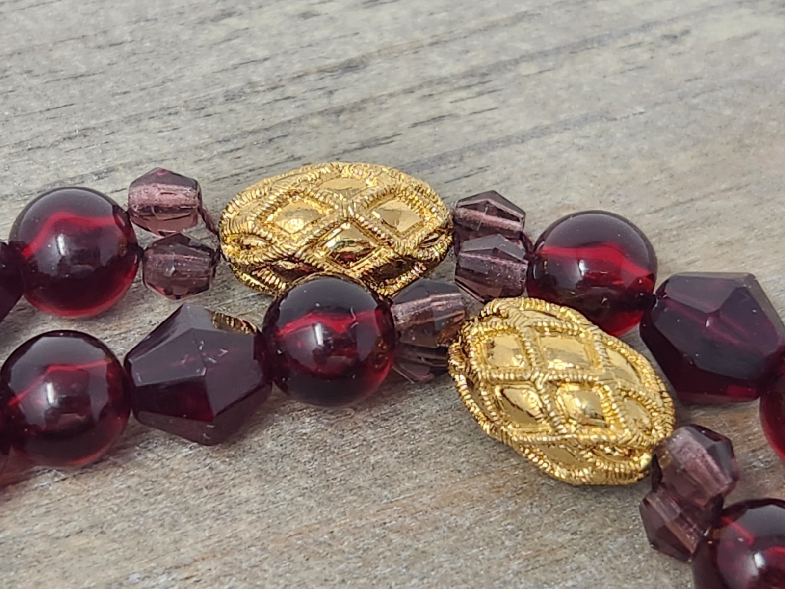 Red Lucite & Purple Faceted Glass Crystal Beaded Necklace Gold Tone Accents VTG