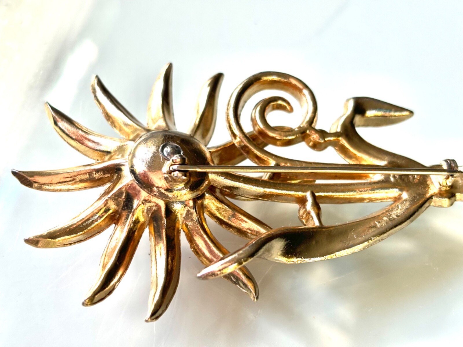 VINTAGE SIGNED CORO RHINESTONE FLOWER BROOCH,MOON GLOW CAB,GILT,STATEMENT PIECE