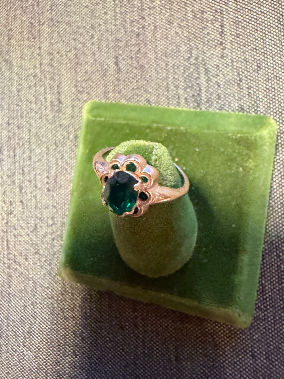 Vintage Sim. Emerald Stamped 10k SOLID Gold Ring Sz 5 May Birth Stone 1.44g