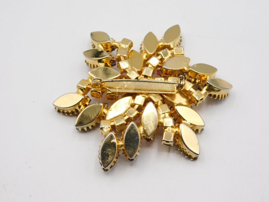 B892-VINTAGE PIN/BROOCH~AUTUMN/FALL COLORS!~BEAUTIFUL~PRONG SET STONES~2.5″ WIDE