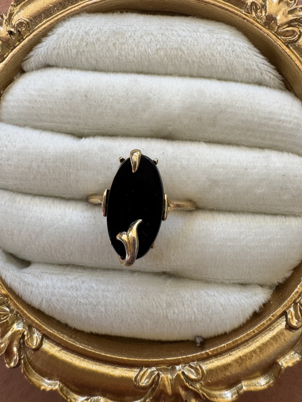 Vintage Avon Night Flower Ring Black Onyx Gold Tone Size 8.75