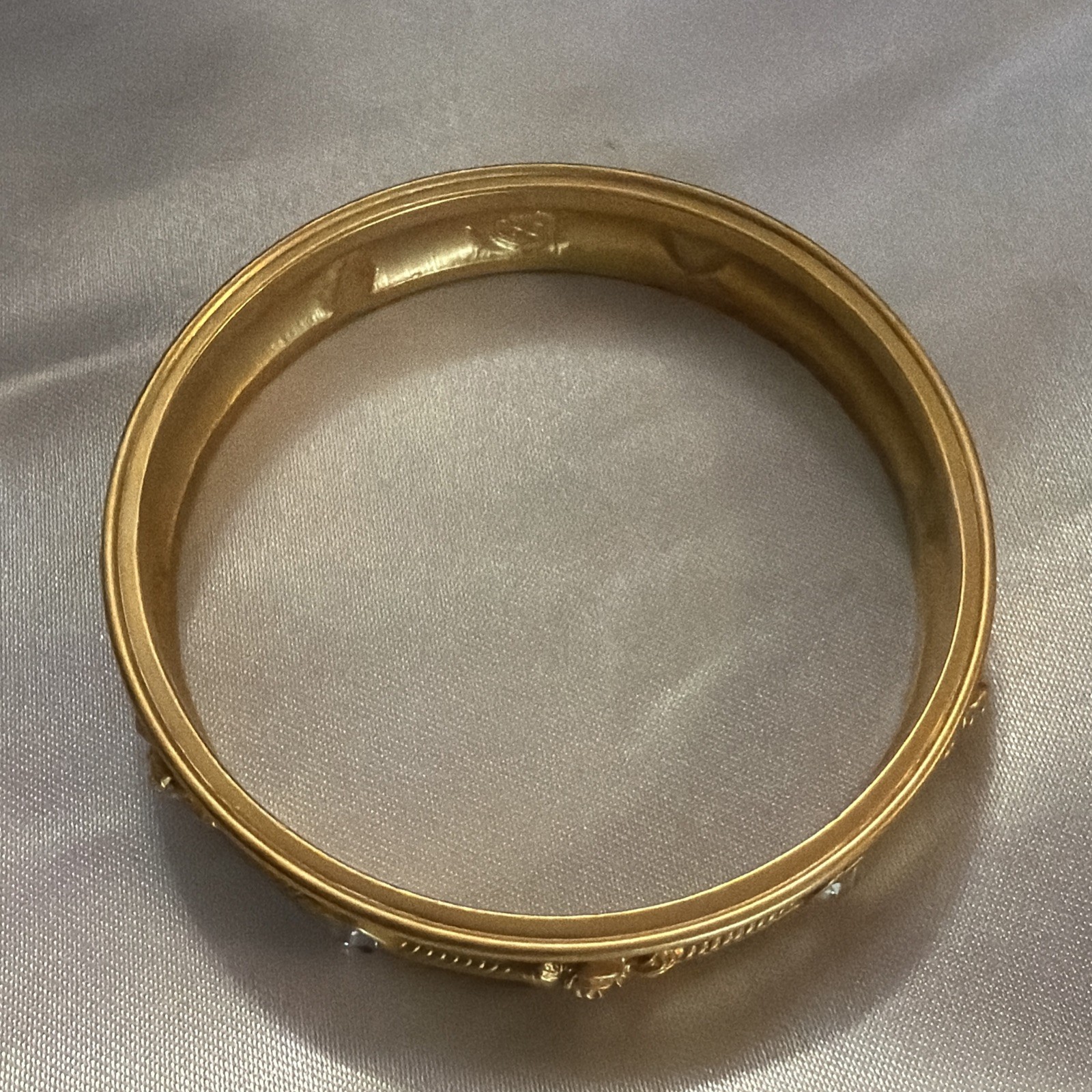 ELIZABETH TAYLOR FOR AVON “LOVE BLOOMS” 22K GOLD PLATE HEART RHINESTONE BRACELET