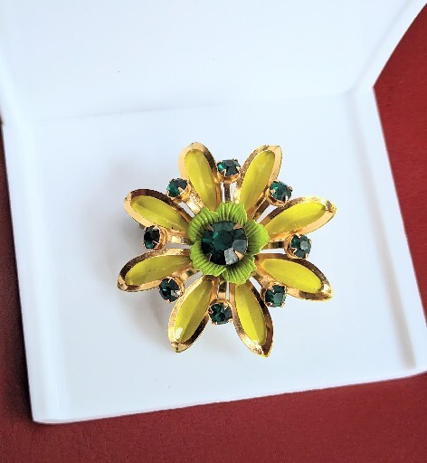 Vtg Chartreuse Lime Green Yellow Enamel Rhinestone Flower Brooch Pin Gold Tone