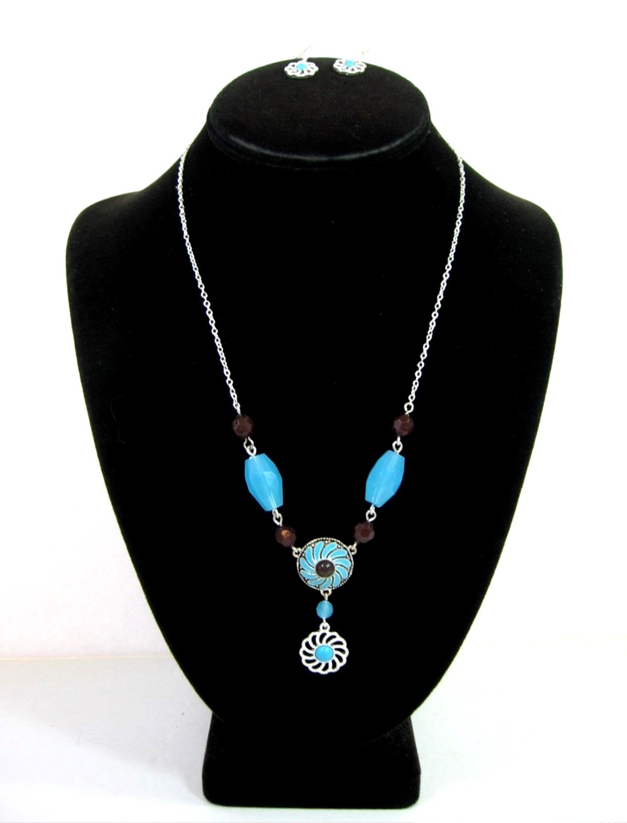 WESTERN CHIC NECKLACE & Pierced EARRINGS Gift Set Box Turquoise-Blue AVON