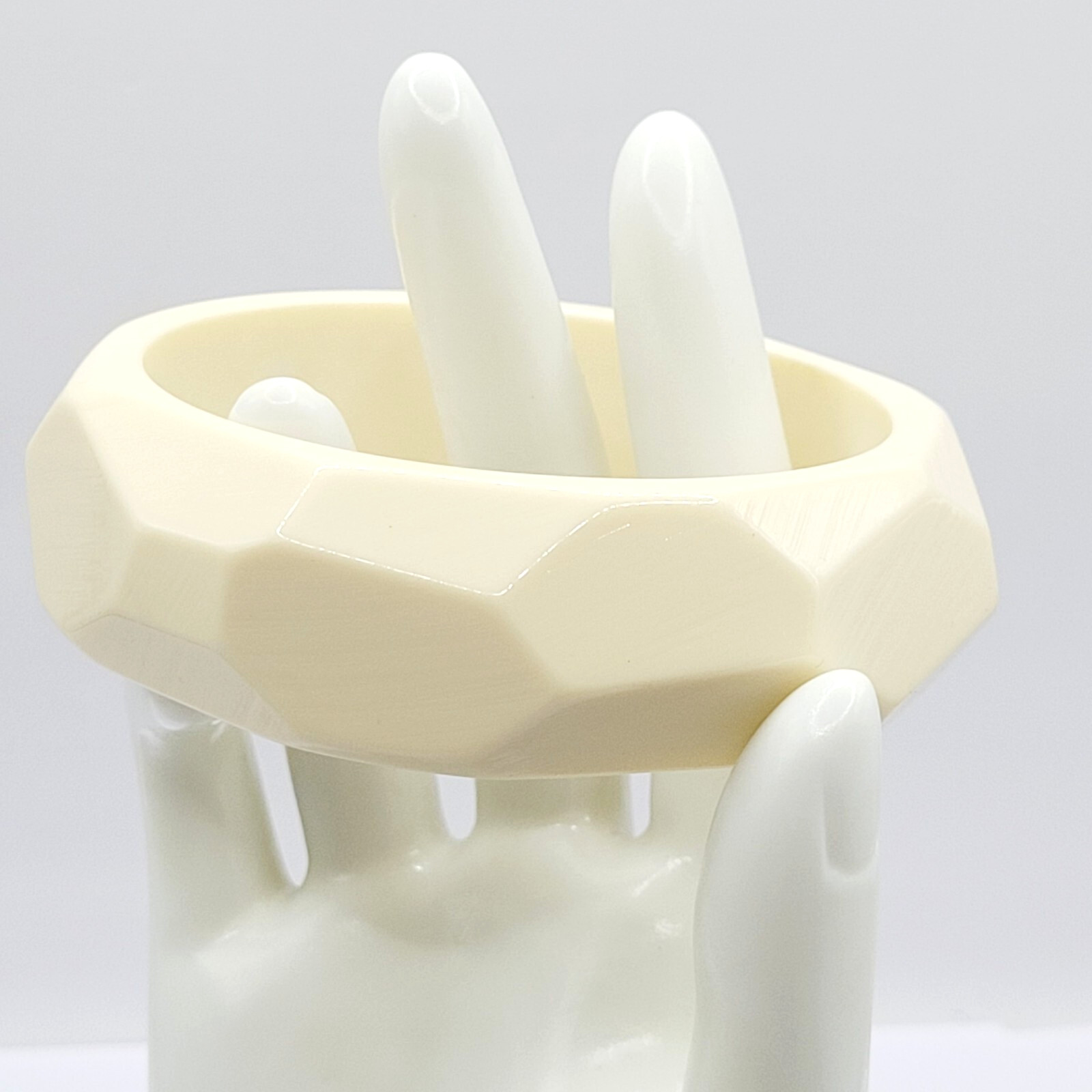 Vanilla Cream Off White Odd Angle Facet Acrylic Chunky 1980s Bangle Bracelet