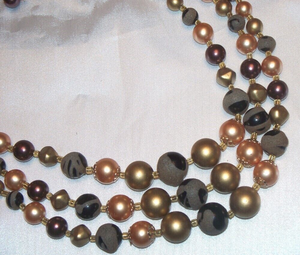 VINTAGE ESTATE JEWELRY 3 STRAND PEACH, GOLD, BROWN BEADED NECKLACE D559