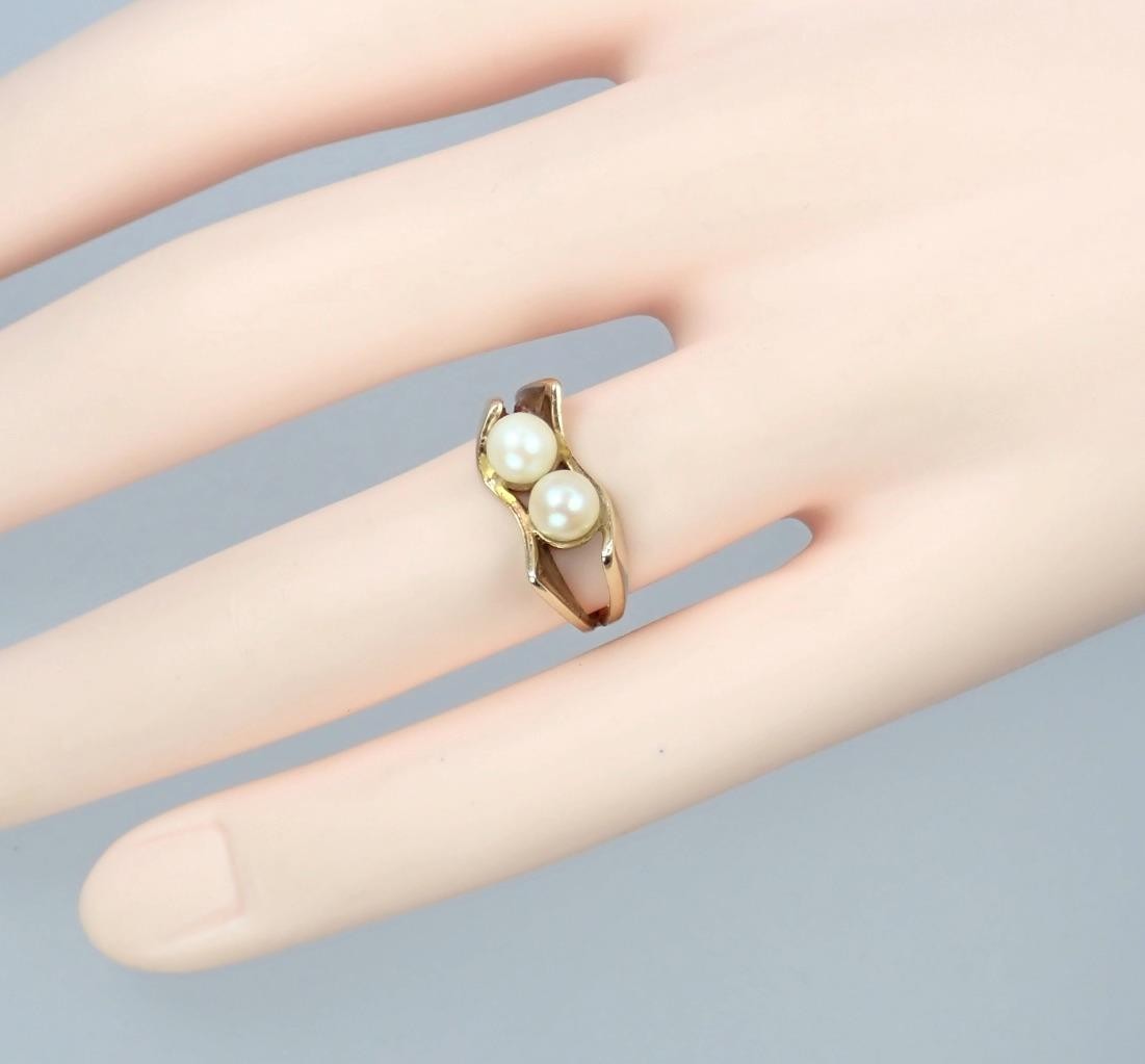 Beautiful Vintage 1970s Modernist Solid 9K Gold Pearl Waves Ring 1976 Size 5.75