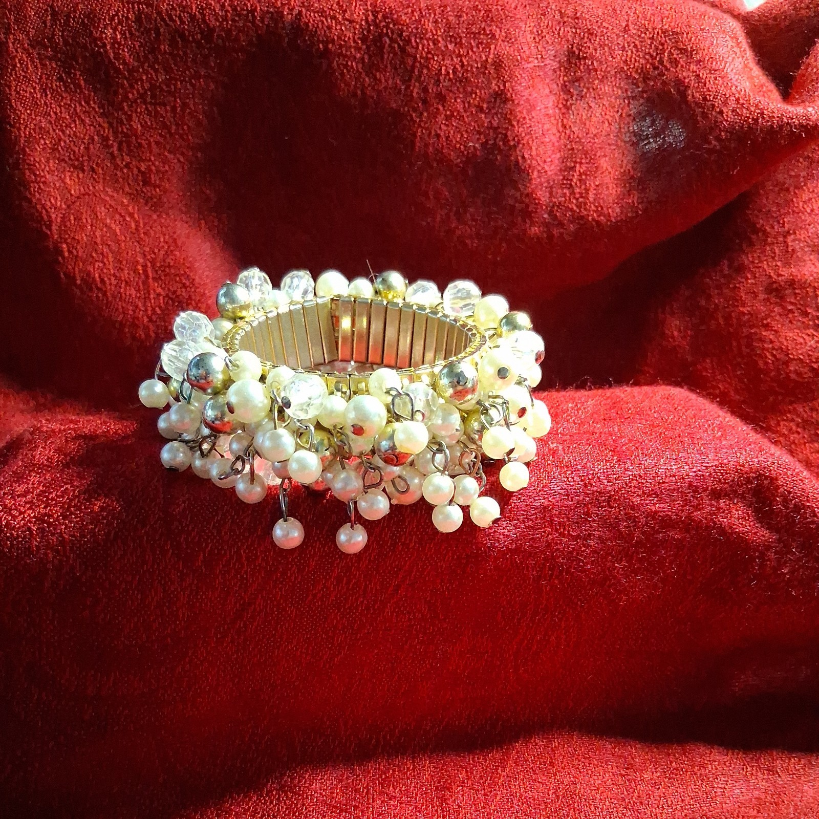 Vintage 80s Bracelet Imitation Pearl Clear Gold Beads Metal Stretch Band Retro