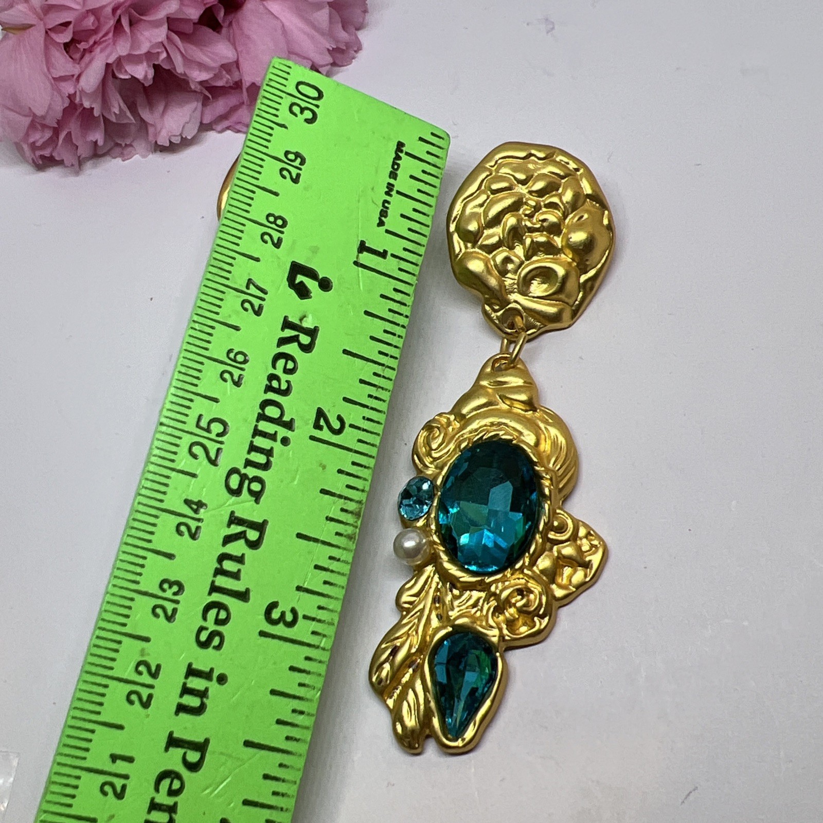 New!Vintage 80s Matte Gold Statement Earrings – Emerald Green Crystal Rhinestone