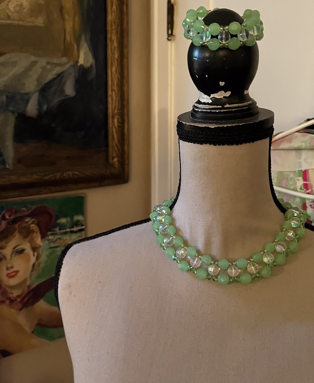 Green Glass & Plastic Necklace And Bracelet