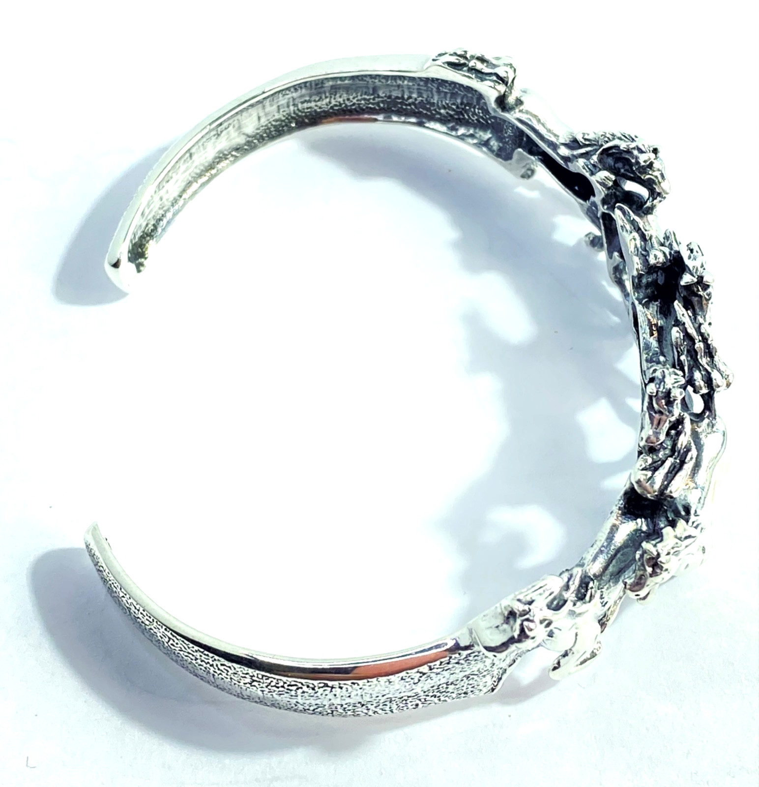 Vintage Sterling Silver 3D Galloping Horses Textured Cuff Bracelet 2 3/8″