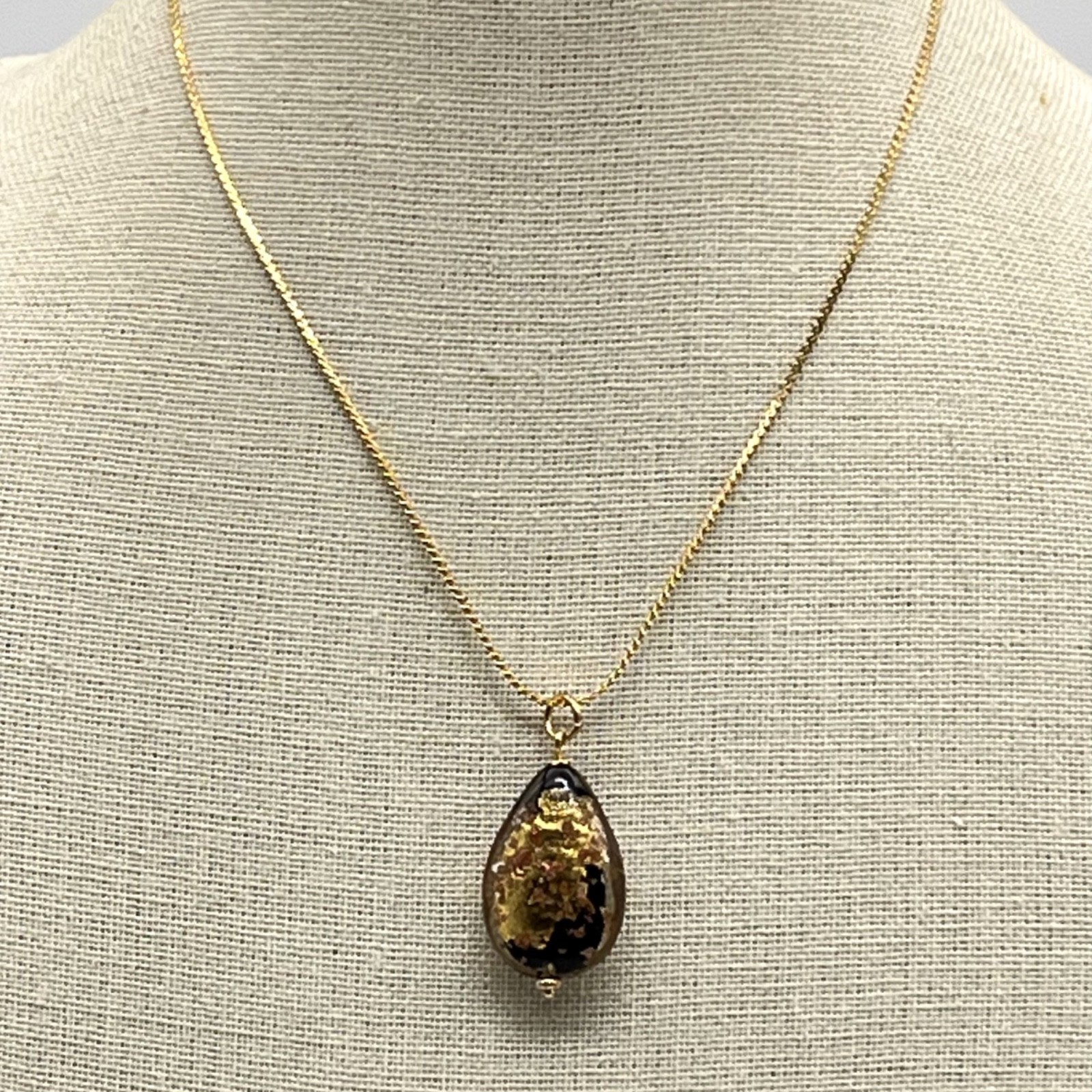 Vintage Gold Foil Pendant Necklace Glass Teardrop 16″