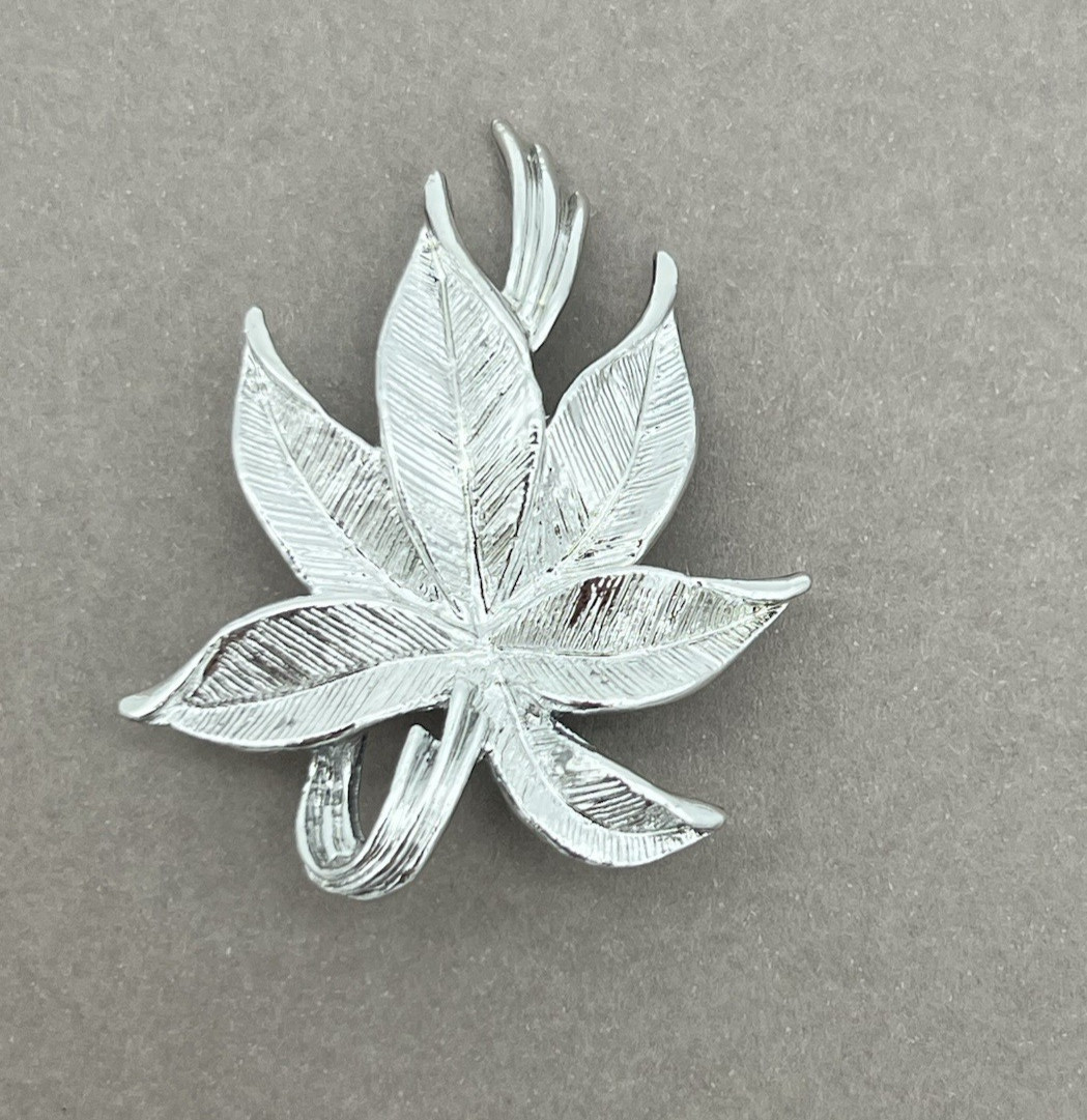 Vintage Gerry’s Leaf Brooch Silver Tone Textured Floral Pin Nature Jewelry