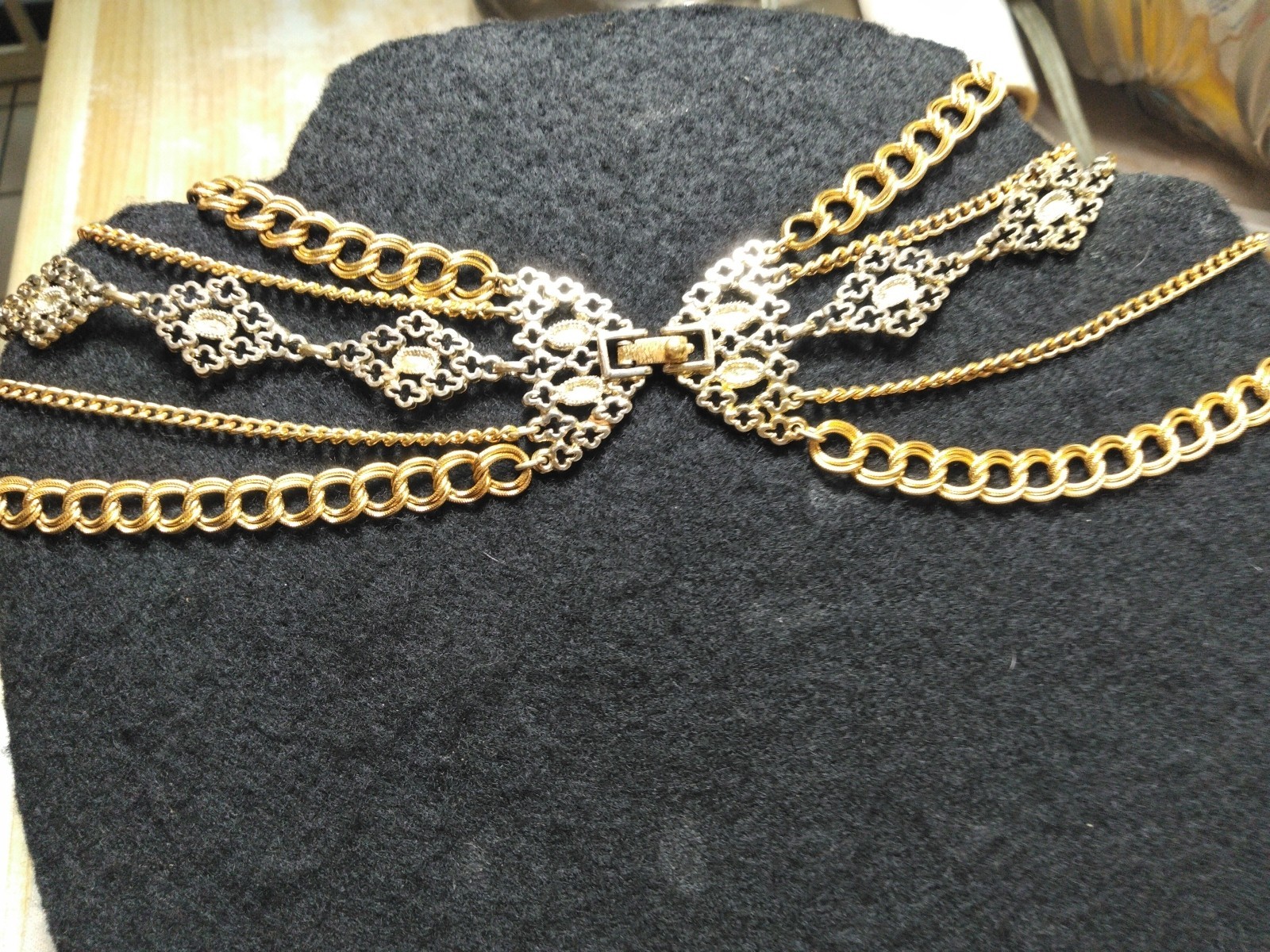 MONET VTG 5 Strand 18″ Different Chains, Cascade Gold Tone Necklace, pre-owned.