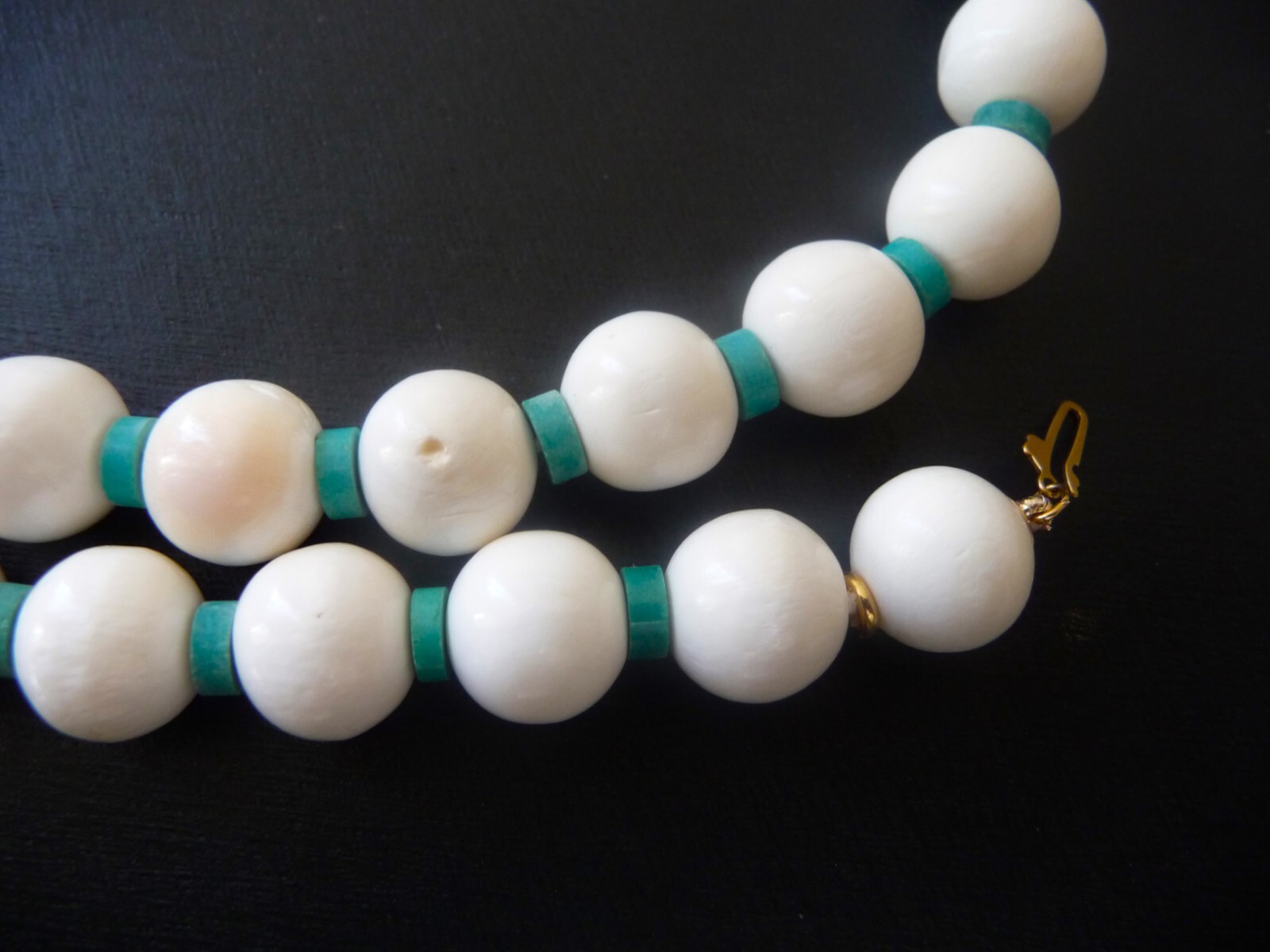 GORGEOUS VINTAGE 14K GENUINE WHITE CORAL TURQUOISE BEADED STATEMENT NECKLACE!