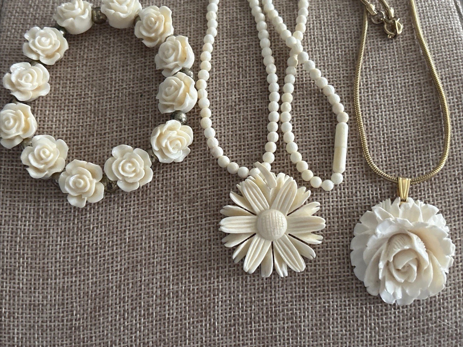 VTG JEWELRY SET LOT Carved Plastic Resin Floral Flower Rose BRACELET NECKLACE