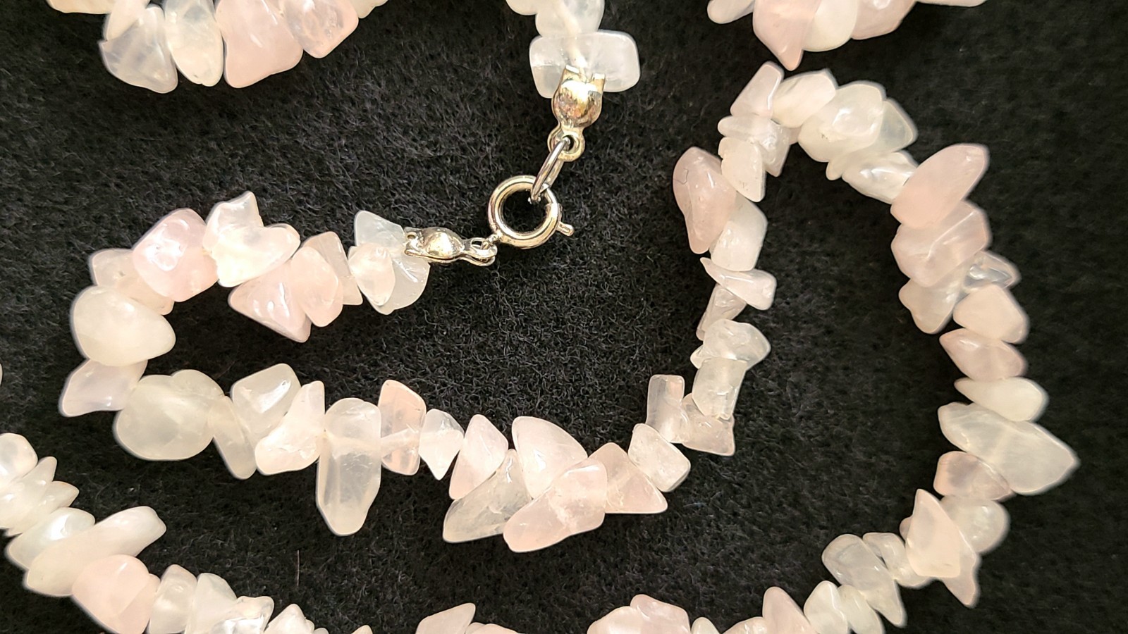 VINTAGE STUNNING SILVER TONE ROSE QUARTZ NECKLACE