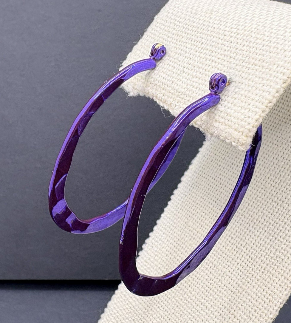 Vintage Joan Rivers Purple Hammered Metal Hoop Dangle Pierced Earrings Classic